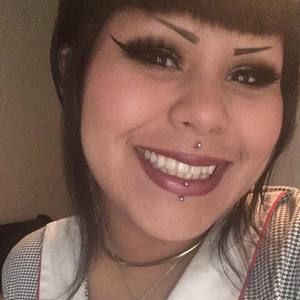 Meet your Posher, Alicia